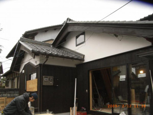焼き板と漆喰は日本の定番
